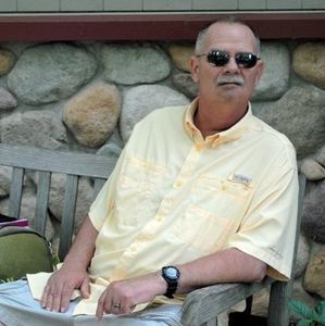 Meet your Posher, Dennis